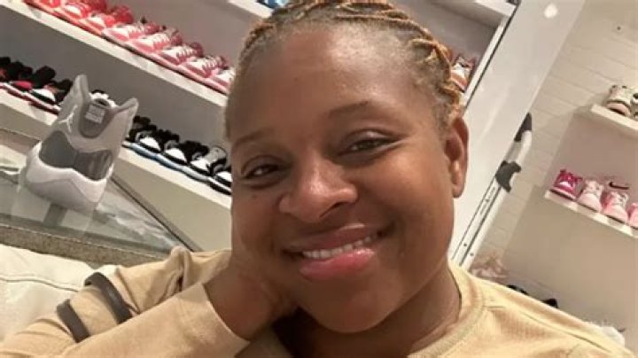 Peaches McIntyre (webvideostar) - Wikipedia, Age, Net Worth, Biography , Spotify, TikTok, Facebook, Facts and Family