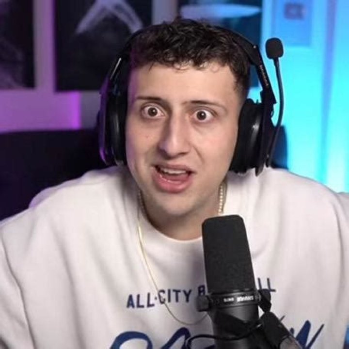 Pelicanger: TikTok Star Detailed Bio, Age, Birthday, & Height Insights and more