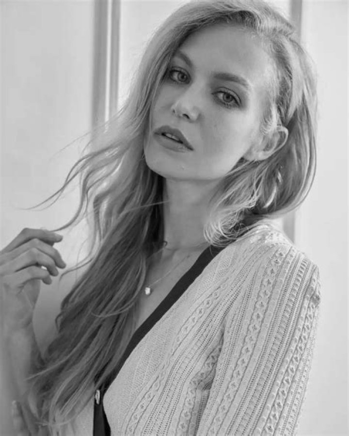 Penelope Mitchell - Bio, Age, Wiki, Facts and Family