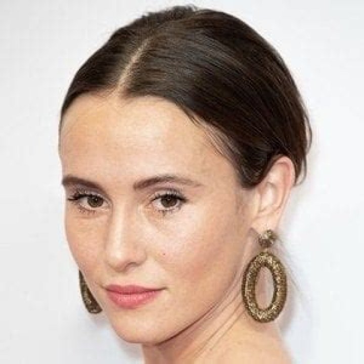 Peri Baumeister: TV Actress Detailed Bio, Age, Birthday, & Height Insights and more