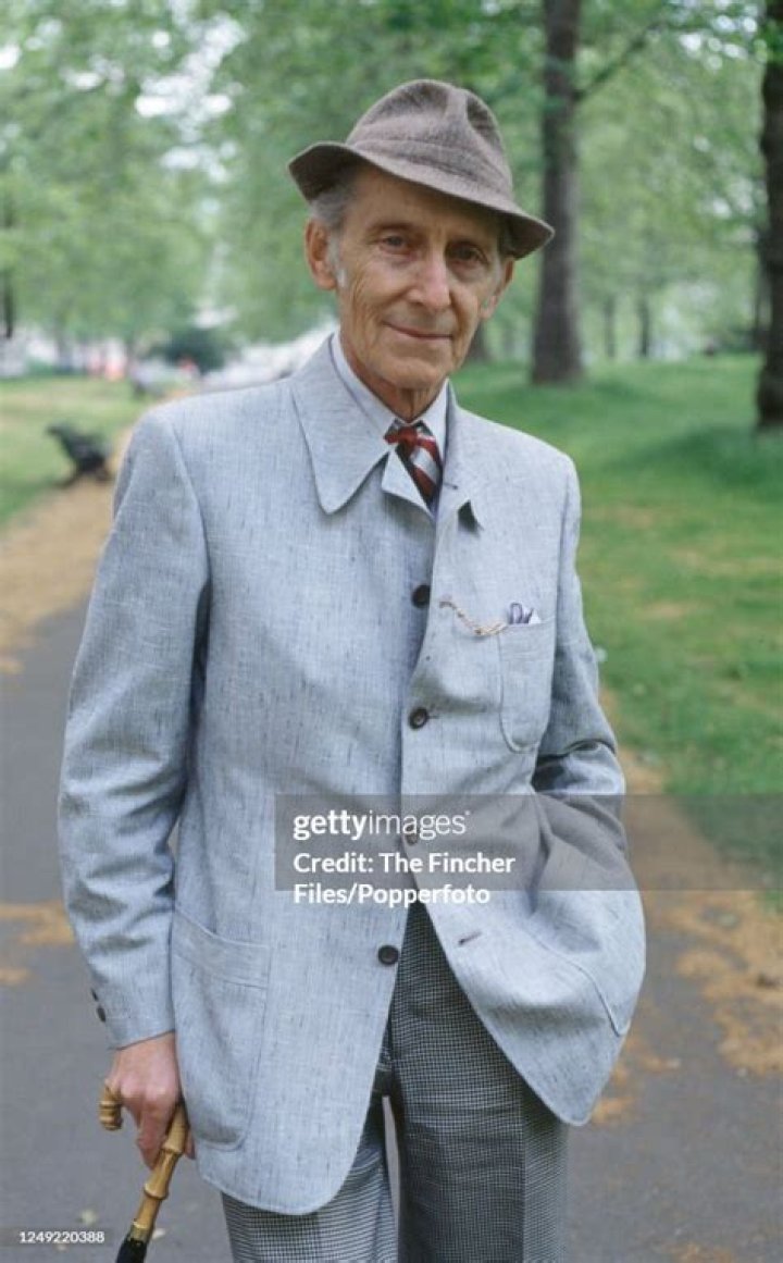 Peter Cushing - Bio, Age, net worth, height, Wiki, Facts and Family