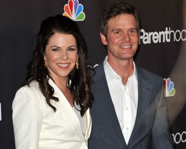 Peter Krause - Bio, Age, net worth, weight, height, Wiki, Facts and Family