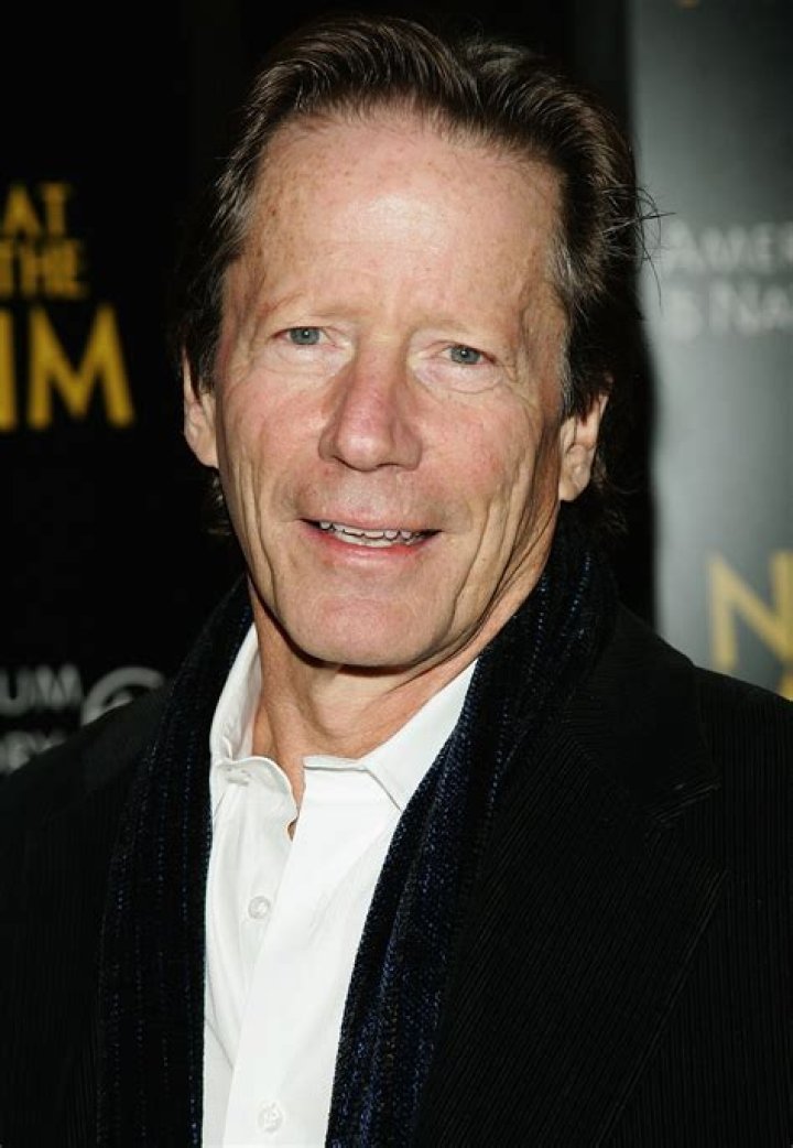 Peter Strauss - Bio, Age, net worth, height, Wiki, Facts and Family