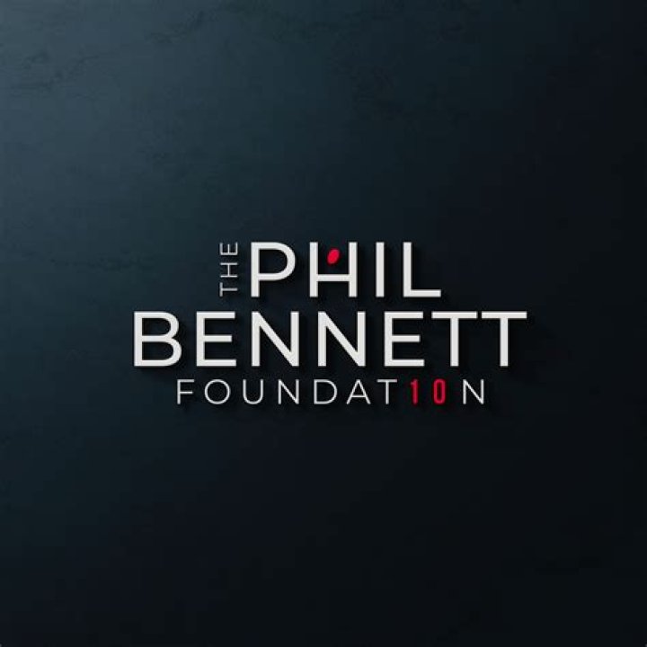 Phil Bennett - Bio, Age, Wiki, Facts and Family