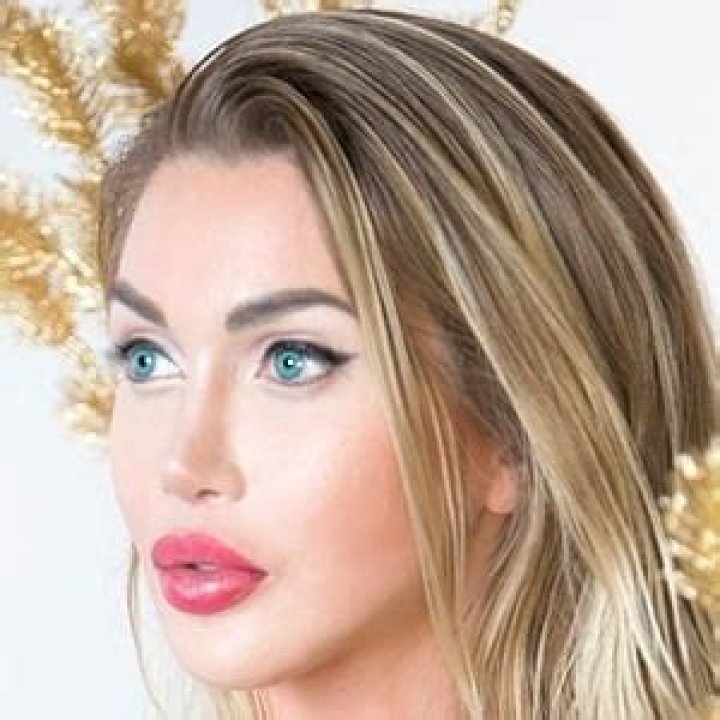 Pixee Fox - Bio, Age, Wiki, Facts and Family
