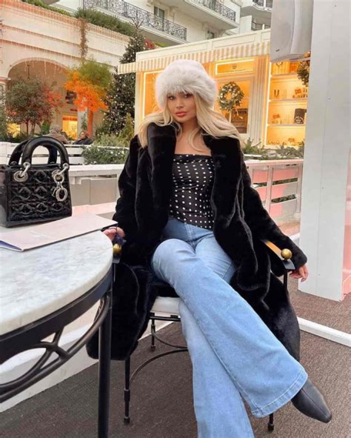 Rachel Elizabeth Ward - Bio, Age, Wiki, Facts and Family