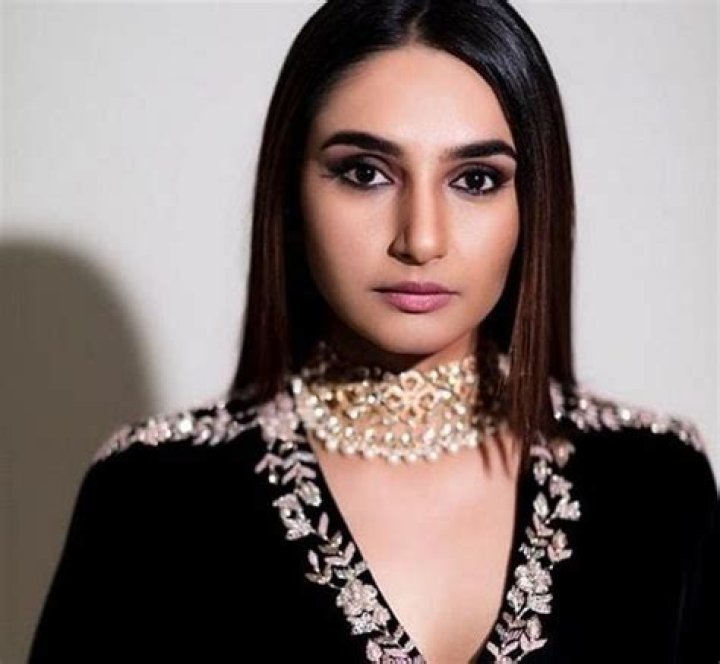 Ragini Dwivedi - Bio, Age, Wiki, Facts and Family