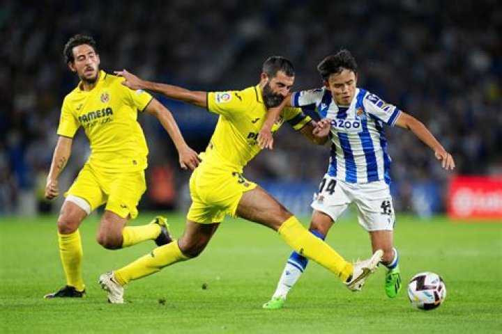 Raul Albiol - Bio, Age, height, Wiki, Facts and Family
