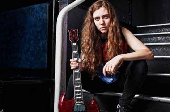 Reba Meyers - Bio, Age, Wiki, Facts and Family