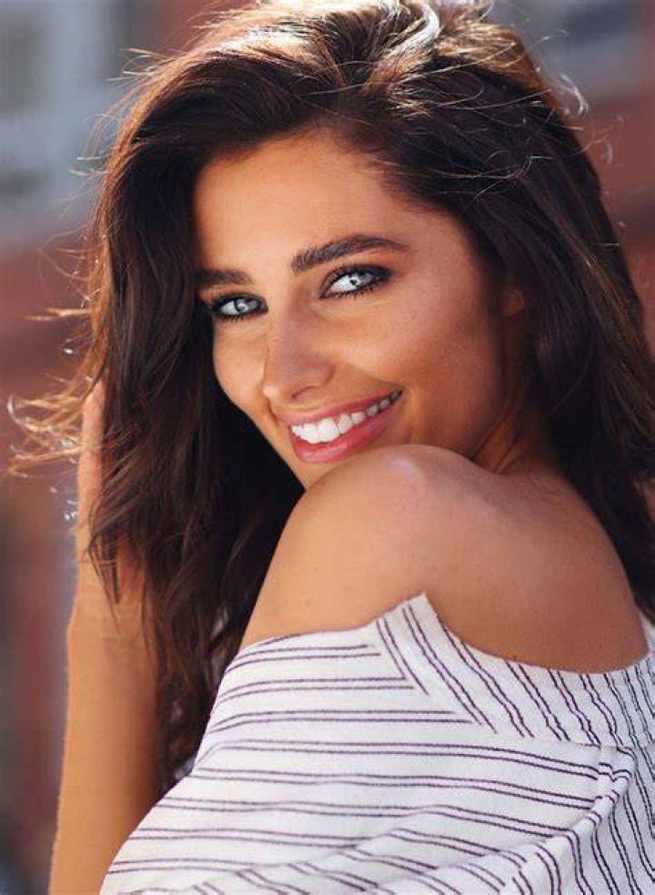 Rebecca Donaldson (model) - Biography, Age, Net Worth, Wikipedia, Spotify, TikTok, Facebook, Facts and Family