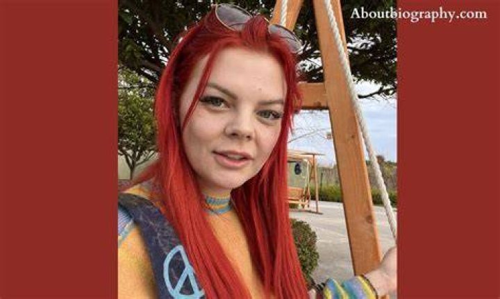 Rebecca Goodwin (webvideostar) - Wikipedia, Age, Net Worth, Biography , Spotify, TikTok, Facebook, Facts and Family