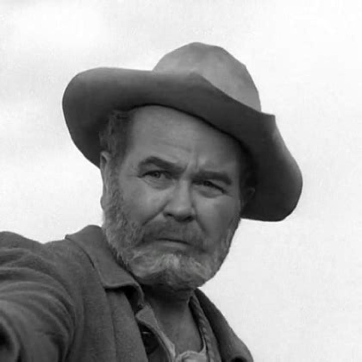 Regis Toomey - Bio, Age, height, Wiki, Facts and Family