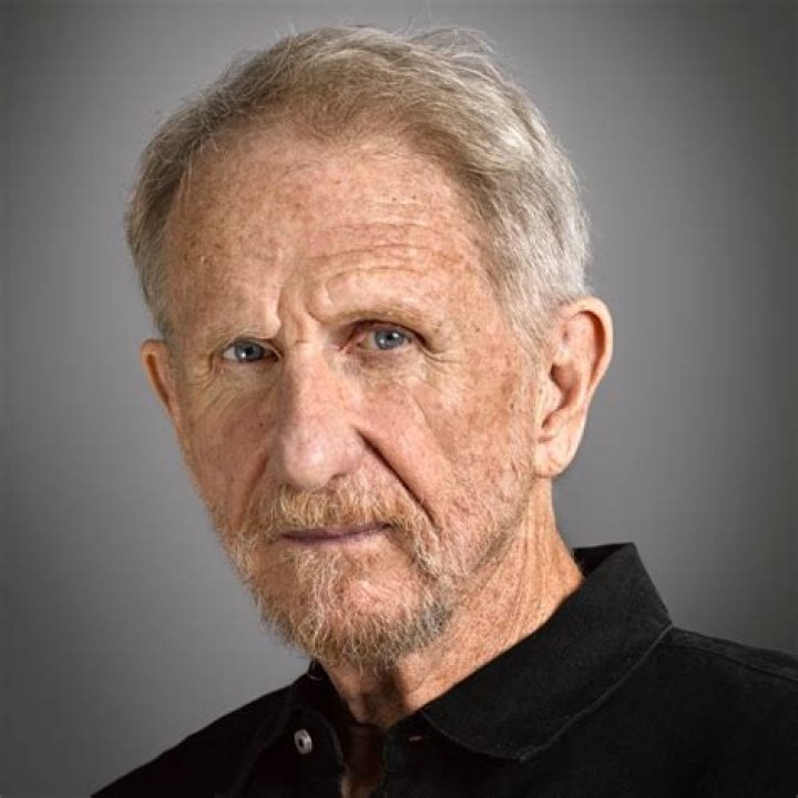 Rene Auberjonois - Bio, Age, net worth, height, Wiki, Facts and Family
