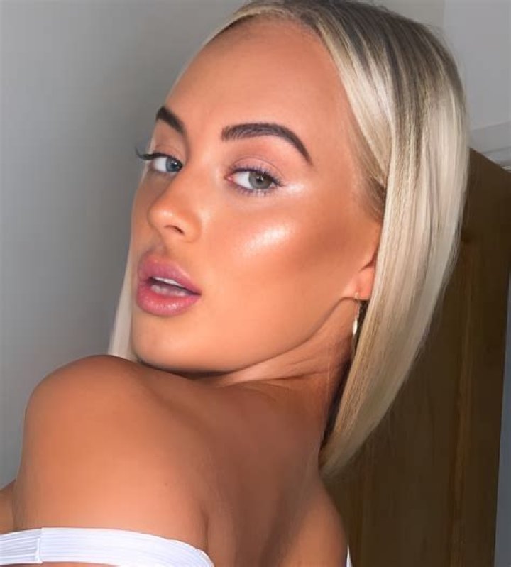 Rhiannon Blue Taylor - Bio, Age, Wiki, Facts and Family