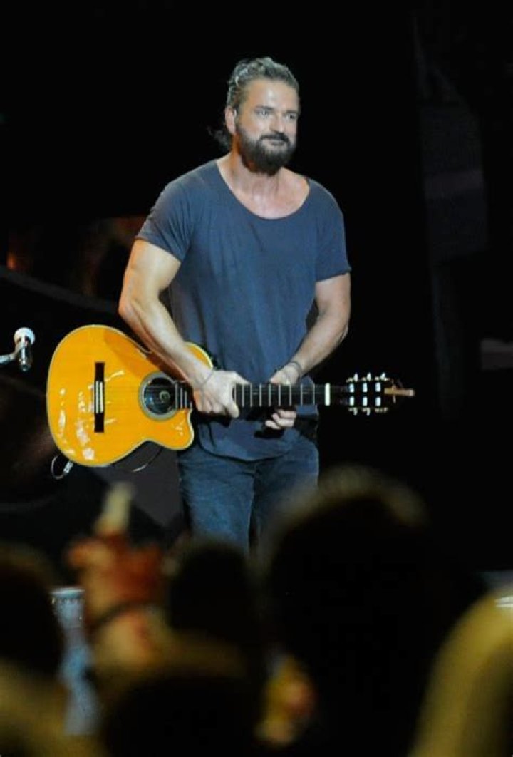 Ricardo Arjona - Bio, Age, net worth, Wiki, Facts and Family