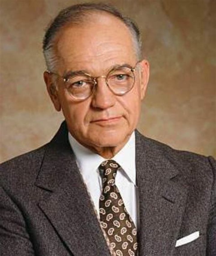 Richard Dysart - Bio, Age, net worth, Wiki, Facts and Family