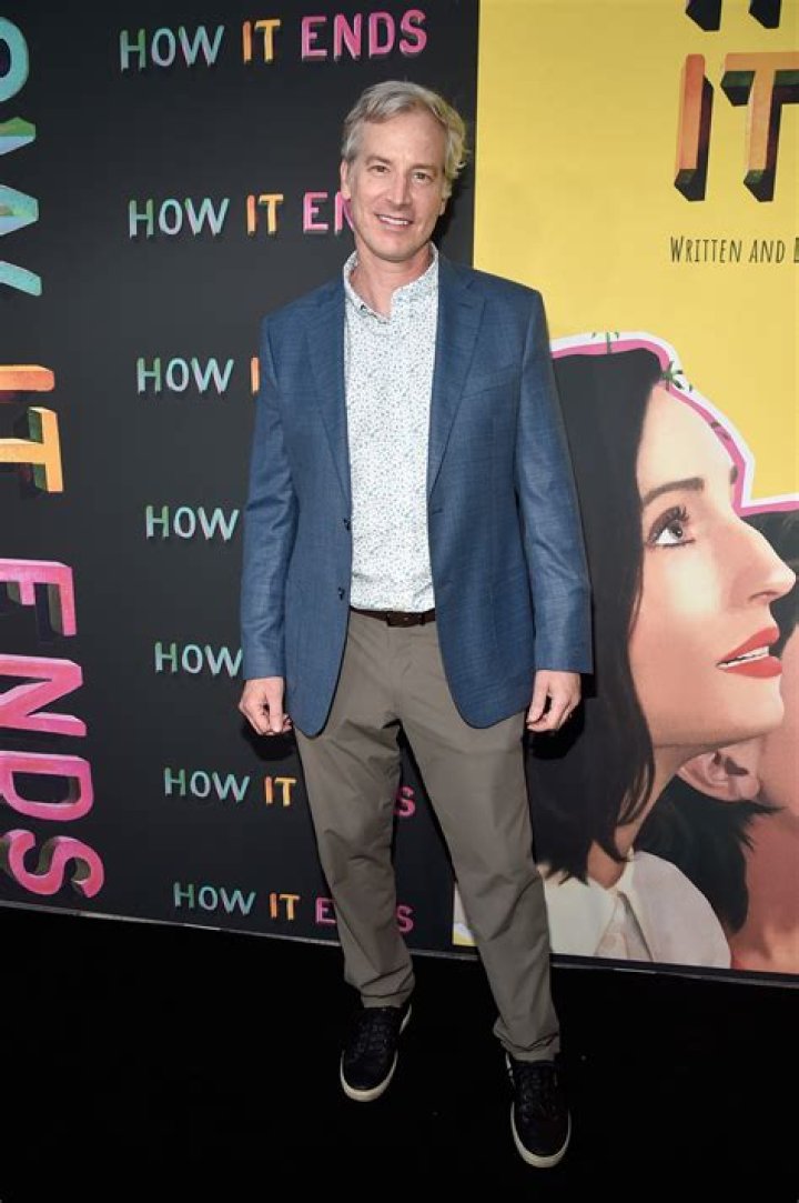 Rob Huebel - Bio, Age, net worth, height, Wiki, Facts and Family