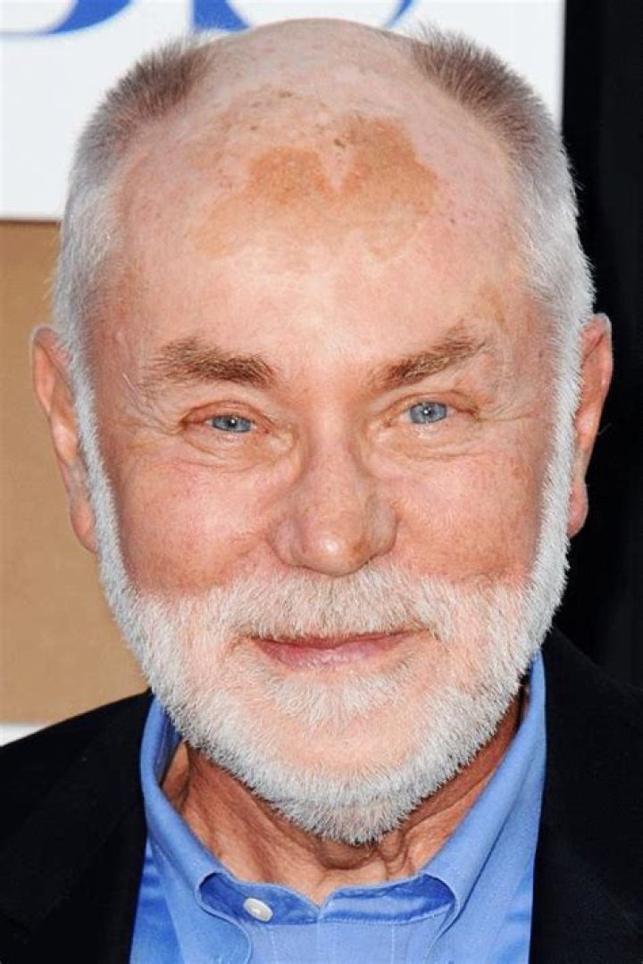 Robert David Hall - Bio, Age, net worth, height, Wiki, Facts and Family