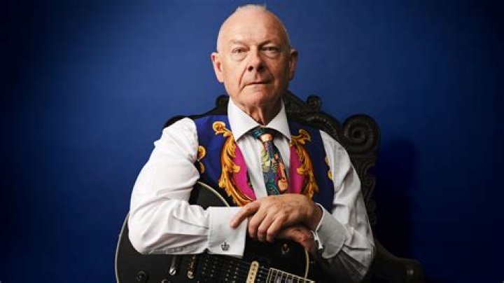 Robert Fripp - Bio, Age, net worth, Wiki, Facts and Family