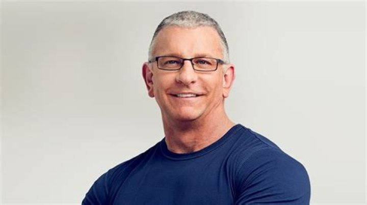 Robert Irvine - Bio, Age, net worth, height, Wiki, Facts and Family