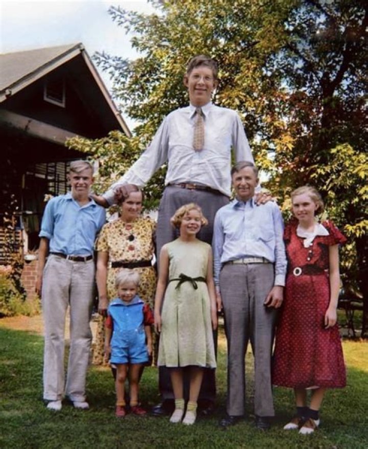 Robert Wadlow - Bio, Age, height, Wiki, Facts and Family