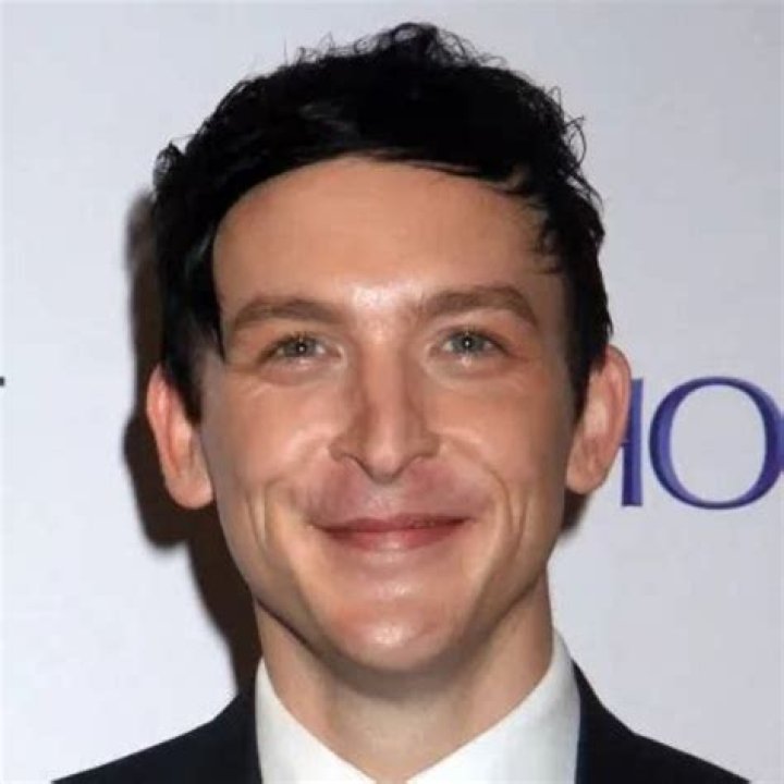 Robin Lord Taylor - Bio, Age, net worth, height, weight, Wiki, Facts and Family