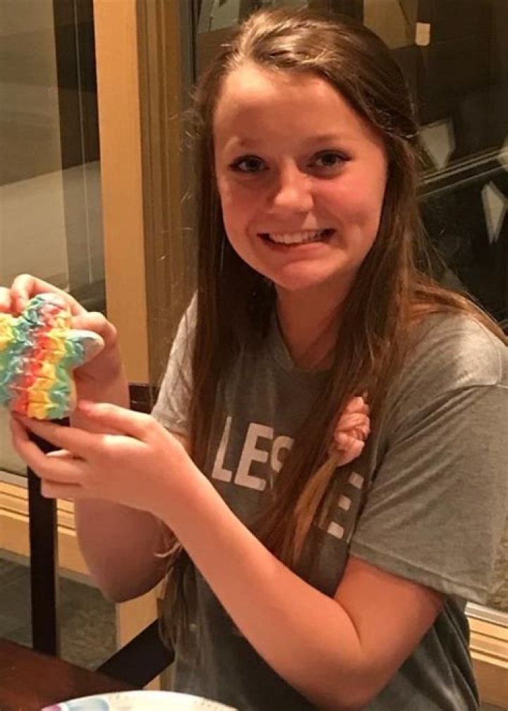 Robyn Brown - Bio, Age, Wiki, Facts and Family