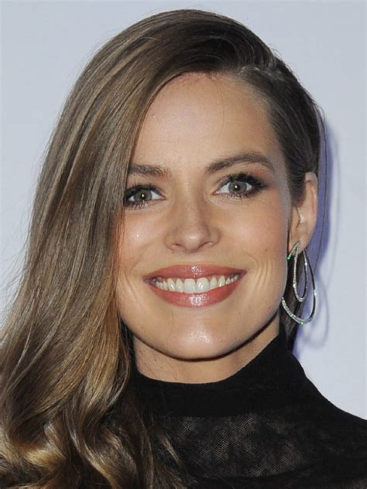 Robyn Lawley - Bio, Age, Wiki, Facts and Family