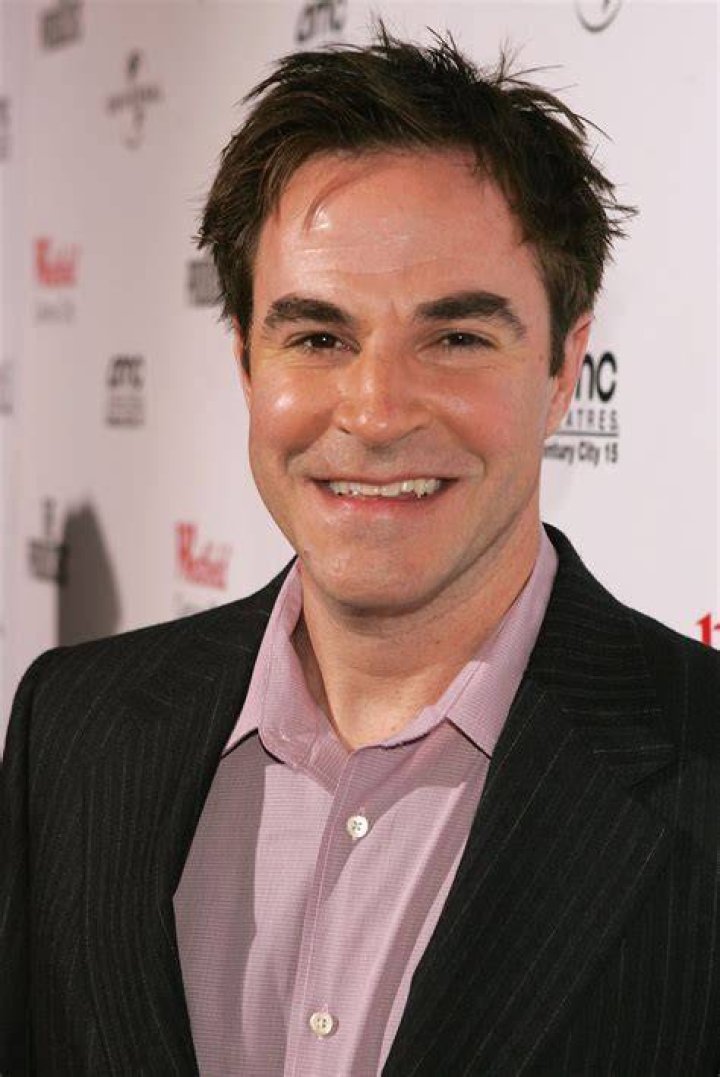 Roger Bart - Bio, Age, net worth, height, Wiki, Facts and Family