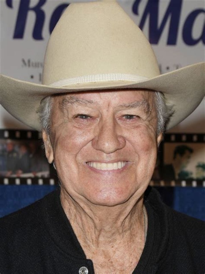 Ron Masak - Bio, Age, height, Wiki, Facts and Family