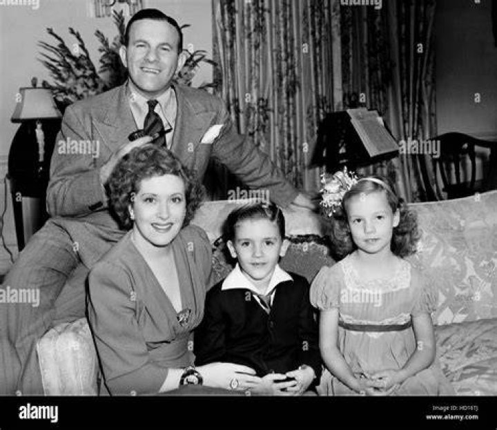 Ronnie Burns - Bio, Age, siblings, Wiki, Facts and Family