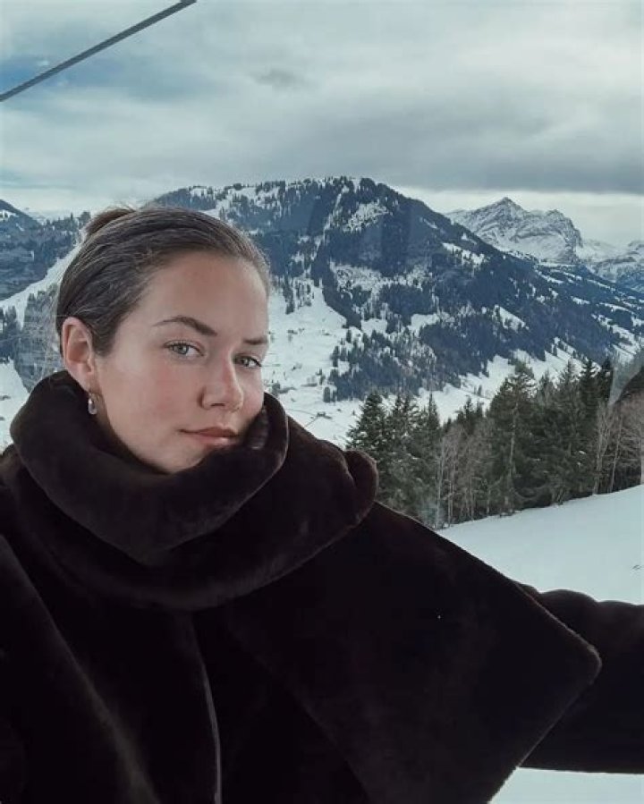 Rosie Londoner: Blogger Detailed Bio, Age, Birthday, & Height Insights and more