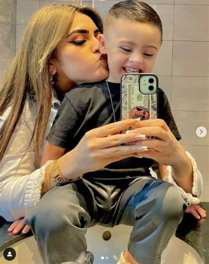 Roxanna Somoza: Instagram Star Detailed Bio, Age, Birthday, & Height Insights and more
