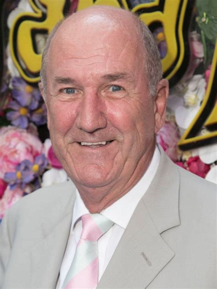 Russ Abbot - Bio, Age, height, Wiki, Facts and Family
