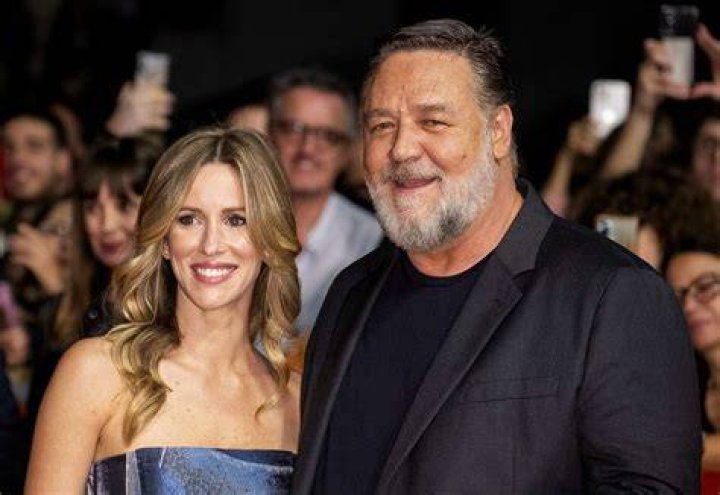 Russell Crowe - Bio, Age, net worth, height, Wiki, Facts and Family