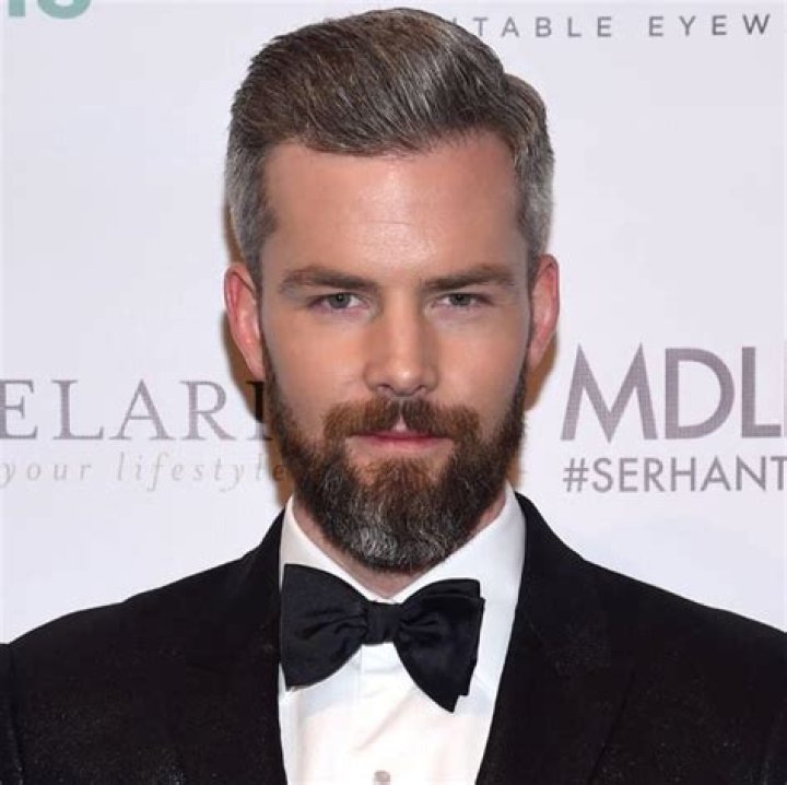 Ryan Serhant - Bio, Age, net worth, height, Wiki, Facts and Family