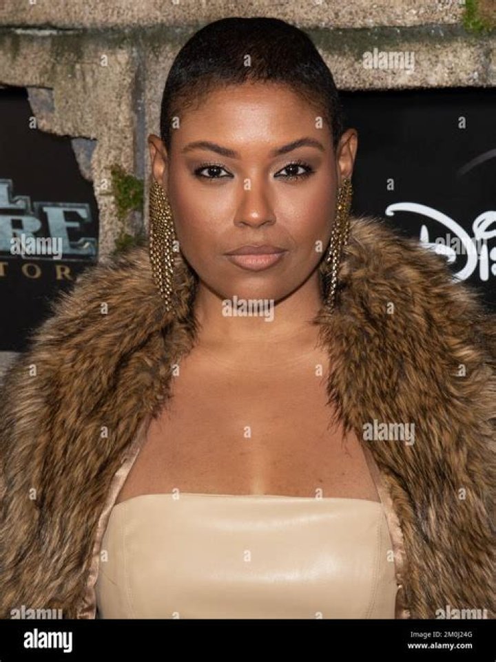 Sabrina Revelle : Net Worth, Age, Birthday, Wiki, Bio an...