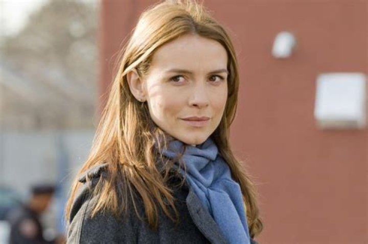 Saffron Burrows - Bio, Age, Wiki, Facts and Family