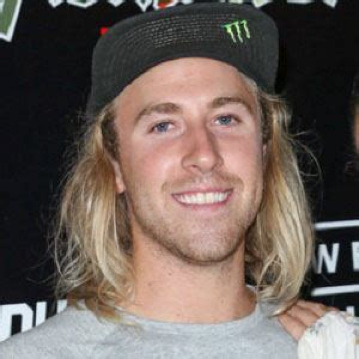 Sage Kotsenburg - Bio, Age, siblings, weight, height, Wiki, Facts and Family