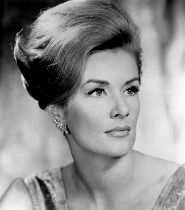 Sally Ann Howes - Bio, Age, Wiki, Facts and Family