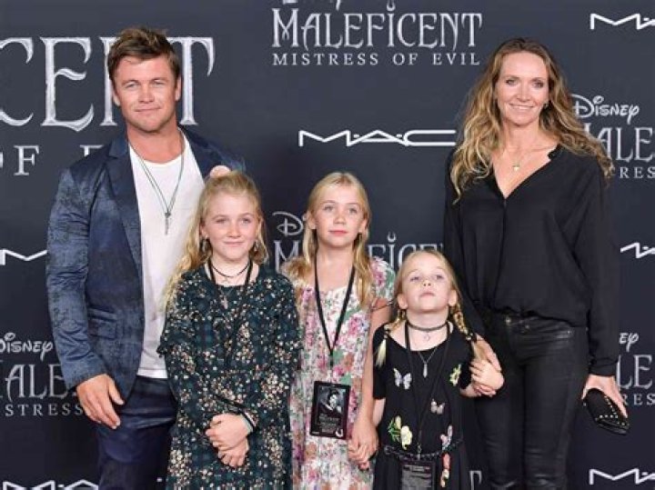Samantha Hemsworth - Bio, Age, Wiki, Facts and Family