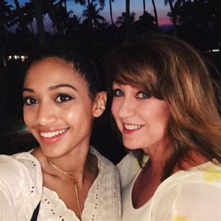Samantha Logan - Bio, Age, Wiki, Facts and Family