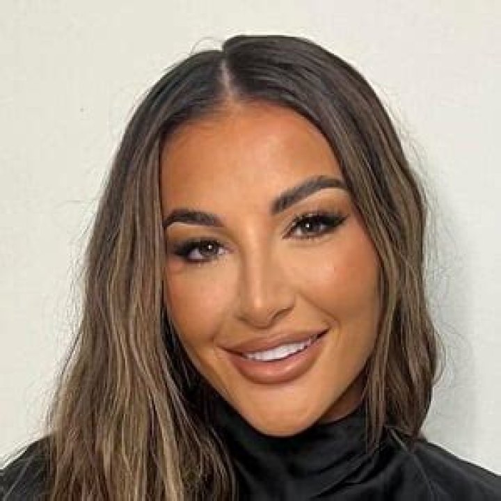 Sarah Emilia: Stylist Detailed Bio, Age, Birthday, & Height Insights and more