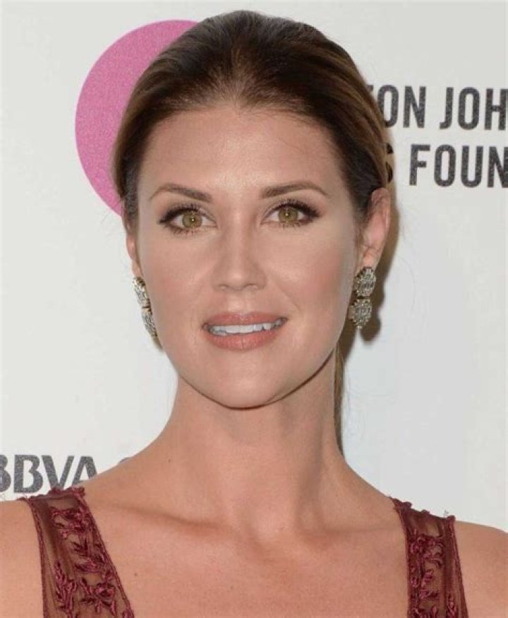 Sarah Lancaster - Bio, Age, Wiki, Facts and Family