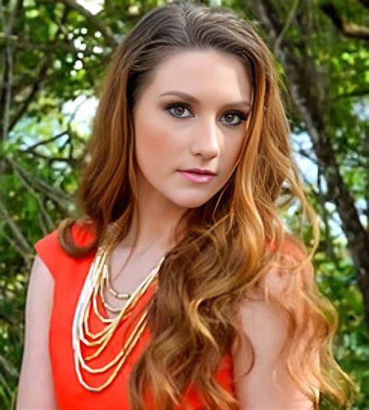 Sarah Miller - Bio, Age, Wiki, Facts and Family