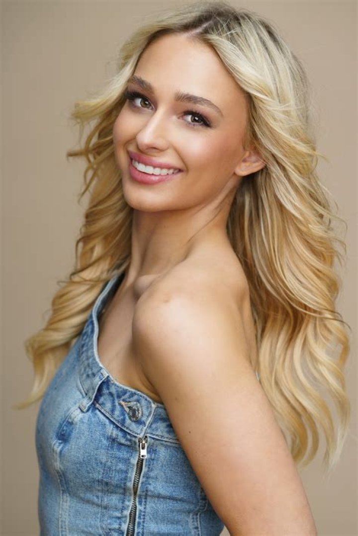 Sarah Reasons - Bio, Age, Wiki, Facts and Family