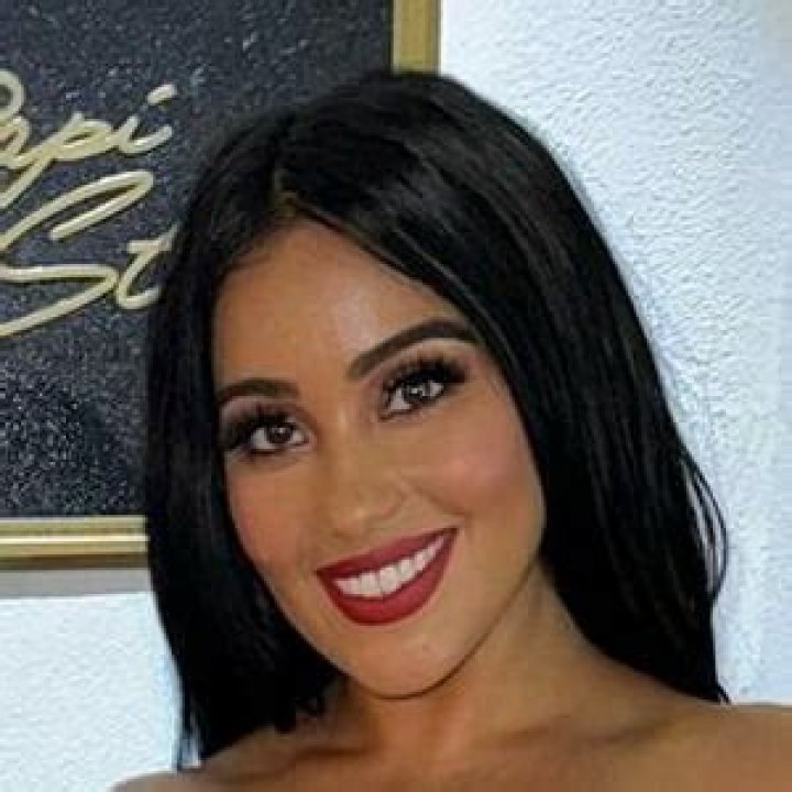Sasha Del Valle: TV Show Host Detailed Bio, Age, Birthday, & Height Insights and more