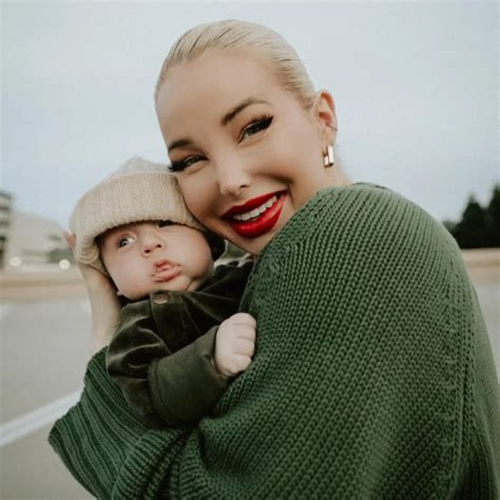 Savannah Rose Glembin : Age, Birthday, Wiki, Bio and Fami...