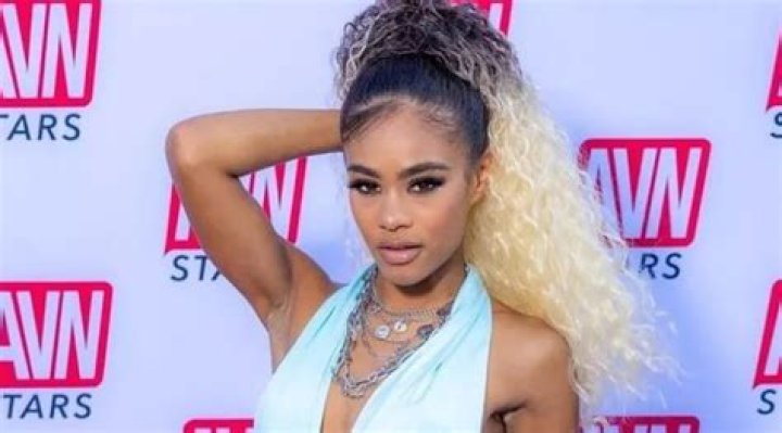 Scarlit Scandal: Filmadu Detailed Bio, Age, Birthday, & Height Insights and more