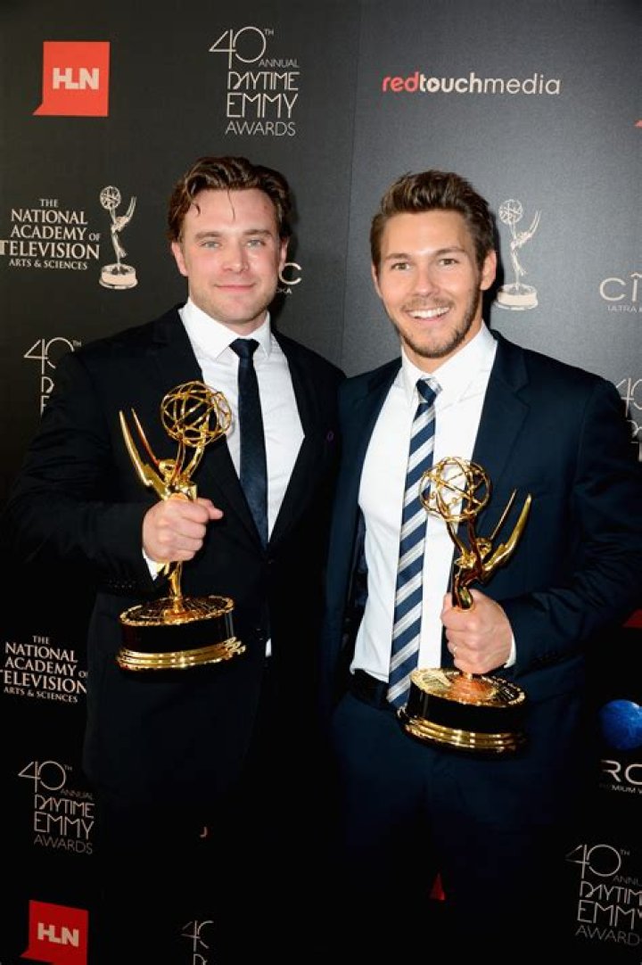 Scott Clifton - Bio, Age, net worth, height, Wiki, Facts and Family